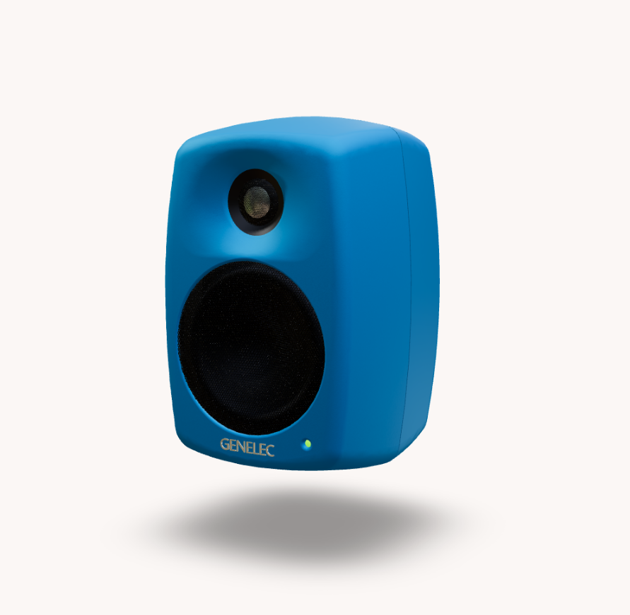 Głośnik ścienny Genelec Smart IP w kolorze błękit nieba (RAL 5015)